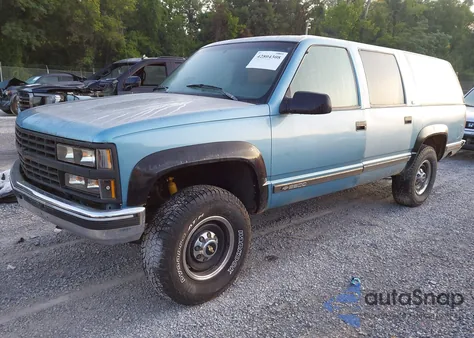1993 Chevrolet Suburban K2500 из США, поврежденный, VIN 1GNGK26N3PJ324272